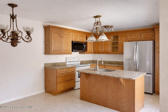 1313 Vista Oaks Circle NE, Palm Bay, FL 32905