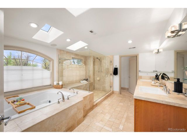 559 Jackson St, Denver, CO 80206