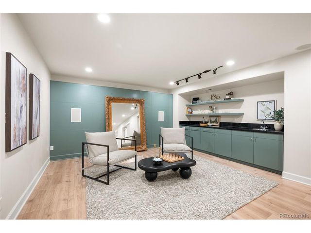 559 Jackson St, Denver, CO 80206