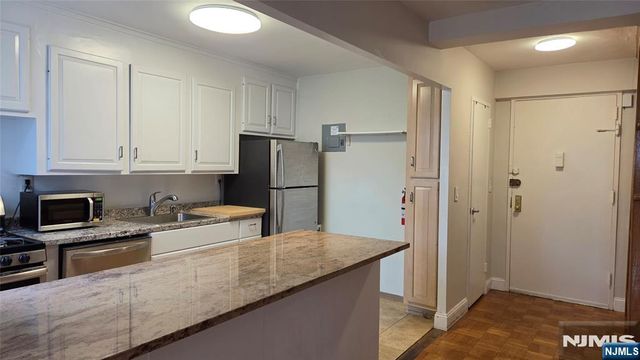 2345 Linwood Avenue 6A, Fort Lee, NJ 07024