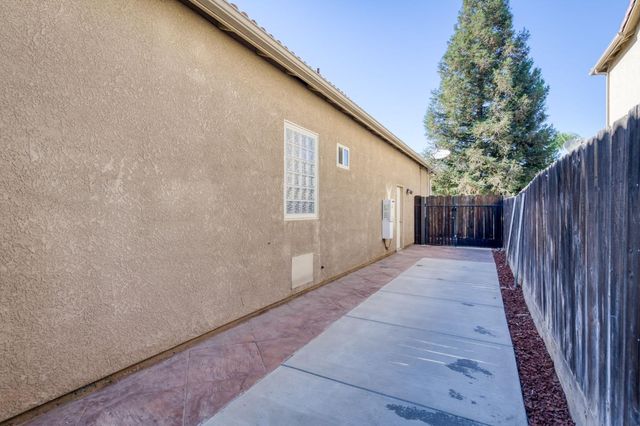6611 W Morris Avenue, Fresno, CA 93723