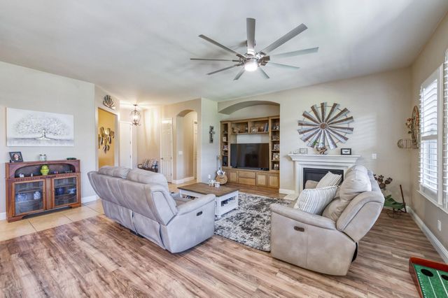 6611 W Morris Avenue, Fresno, CA 93723