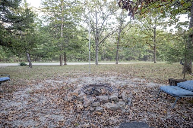 24150 County Road 255, Pittsburg, MO 65724