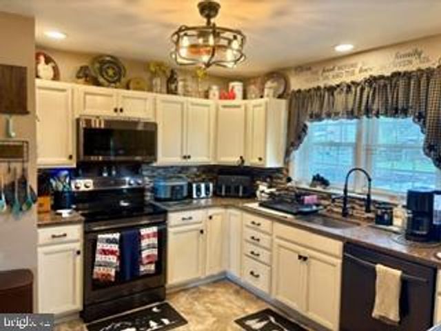 1306 WHITFIELD BLVD, Reading, PA 19609