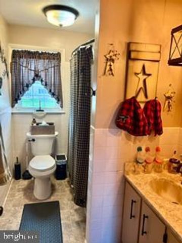 1306 WHITFIELD BLVD, Reading, PA 19609