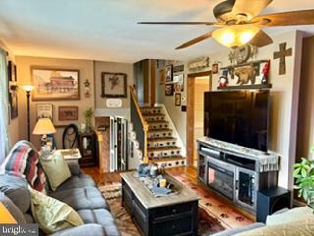 1306 WHITFIELD BLVD, Reading, PA 19609