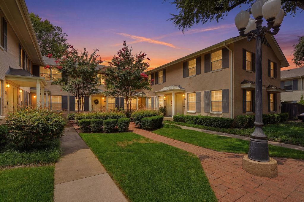 4723B Bradford Drive, Dallas, TX 75219