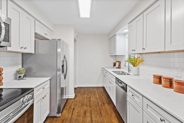 7012 Regent Avenue N, Brooklyn Center, MN 55429