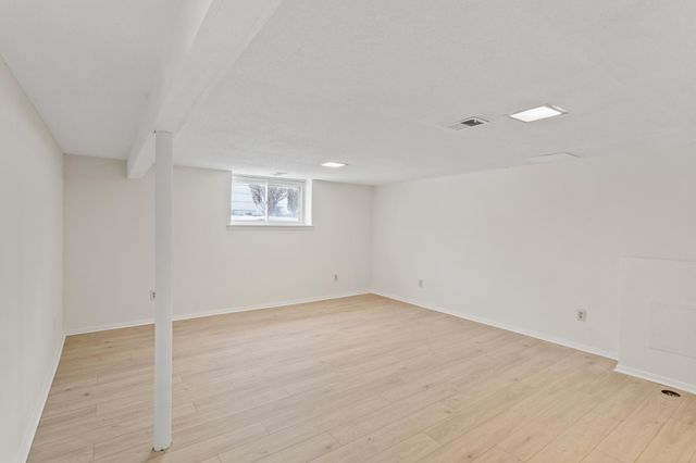 7012 Regent Avenue N, Brooklyn Center, MN 55429