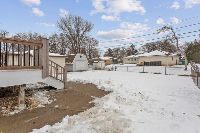 7012 Regent Avenue N, Brooklyn Center, MN 55429