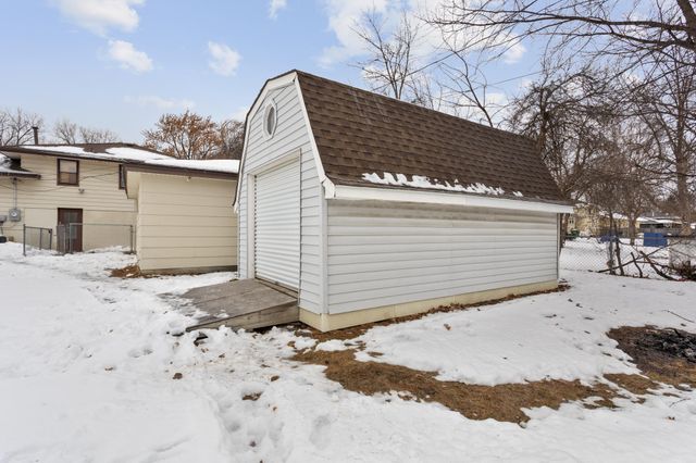 7012 Regent Avenue N, Brooklyn Center, MN 55429