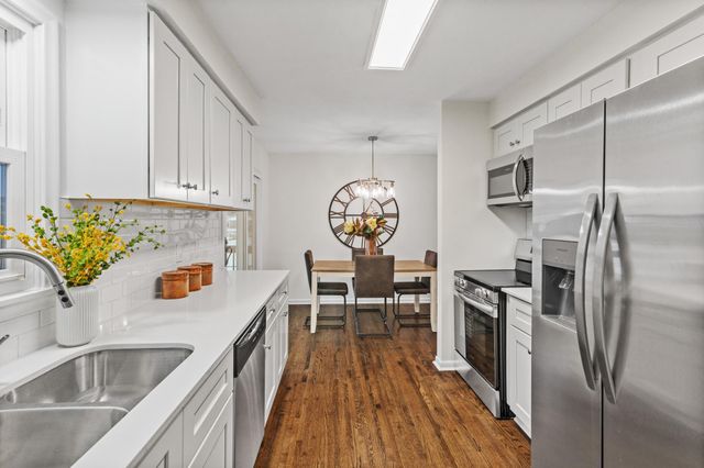 7012 Regent Avenue N, Brooklyn Center, MN 55429