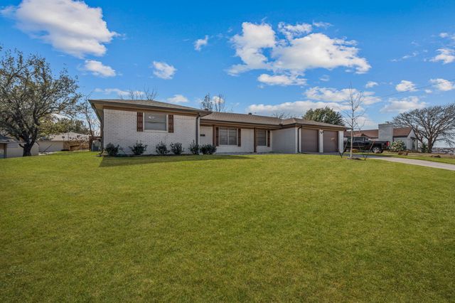 6705 Genoa Road, Fort Worth, TX 76116