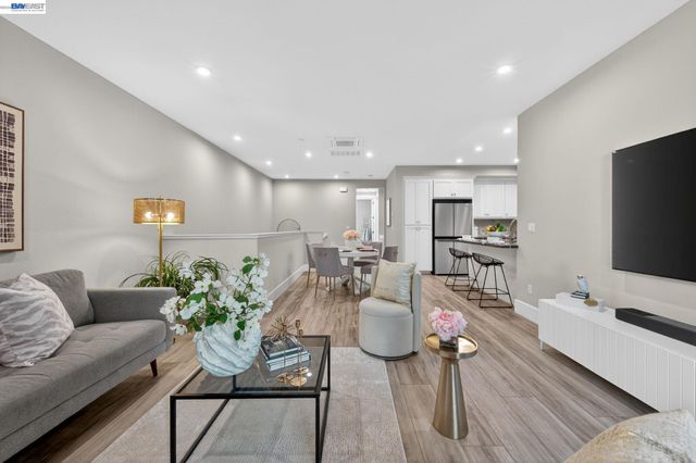 5425 Melissa Ln 221, Dublin, CA 94568