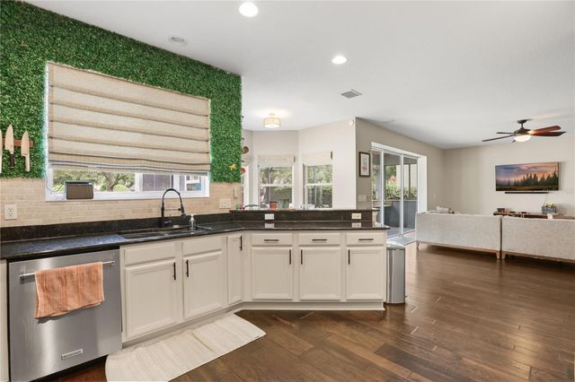 932 LOST GROVE CIRCLE, Winter Garden, FL 34787