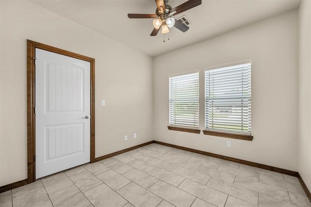 35 Blue Meadow Dr, Elgin, OK 73538