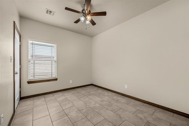 35 Blue Meadow Dr, Elgin, OK 73538