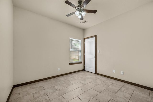 35 Blue Meadow Dr, Elgin, OK 73538