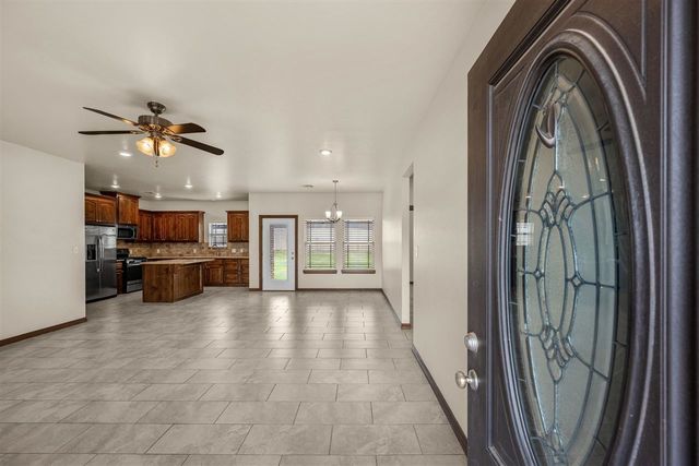 35 Blue Meadow Dr, Elgin, OK 73538