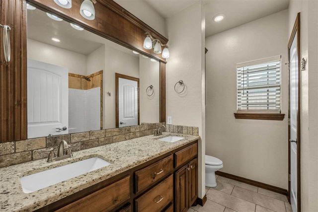 35 Blue Meadow Dr, Elgin, OK 73538