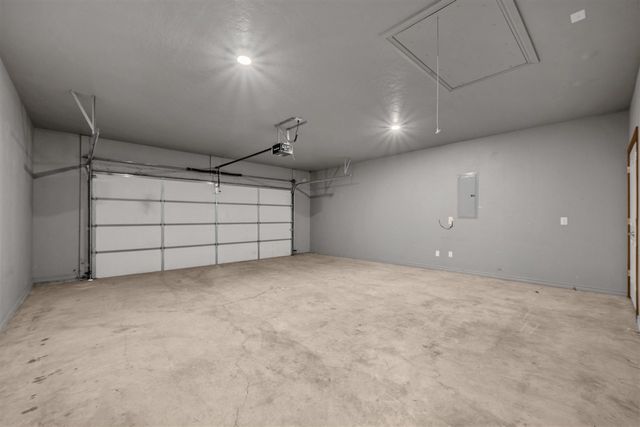 35 Blue Meadow Dr, Elgin, OK 73538