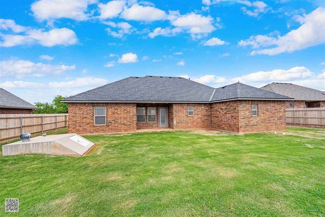 35 Blue Meadow Dr, Elgin, OK 73538