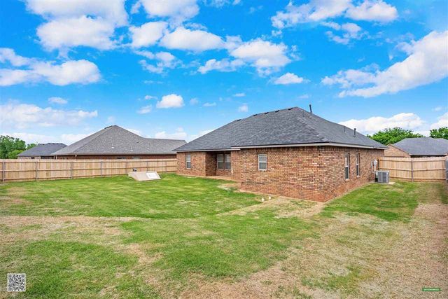 35 Blue Meadow Dr, Elgin, OK 73538