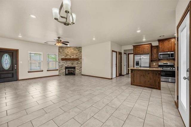 35 Blue Meadow Dr, Elgin, OK 73538