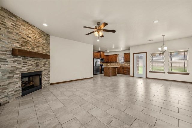 35 Blue Meadow Dr, Elgin, OK 73538