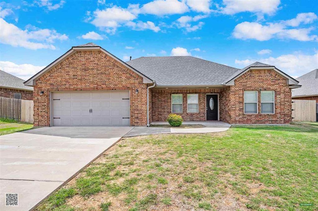 35 Blue Meadow Dr, Elgin, OK 73538
