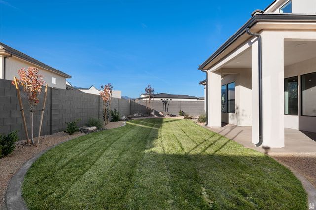 2022 S BLOSSOM WAY, Hurricane, UT 84737