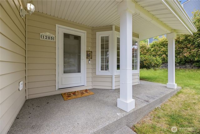 1205 57th Drive SE, Auburn, WA 98092