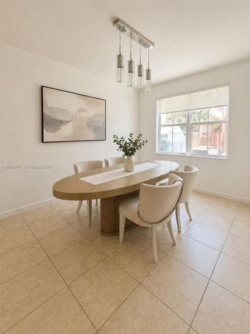 11028 NW 87th Ln, Doral, FL 33178