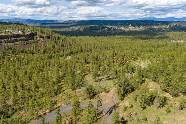 6405 W Trails Rd, Spokane, WA 99224