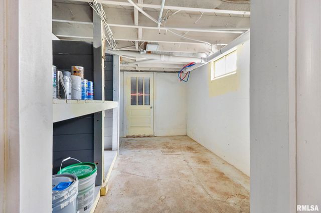 1510 S DIVISION Street, Carterville, IL 62918