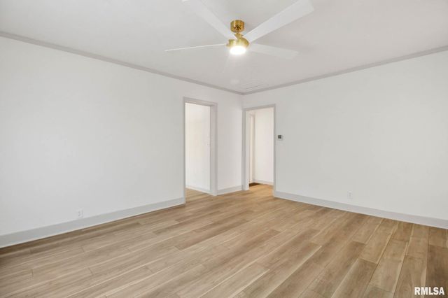 1510 S DIVISION Street, Carterville, IL 62918