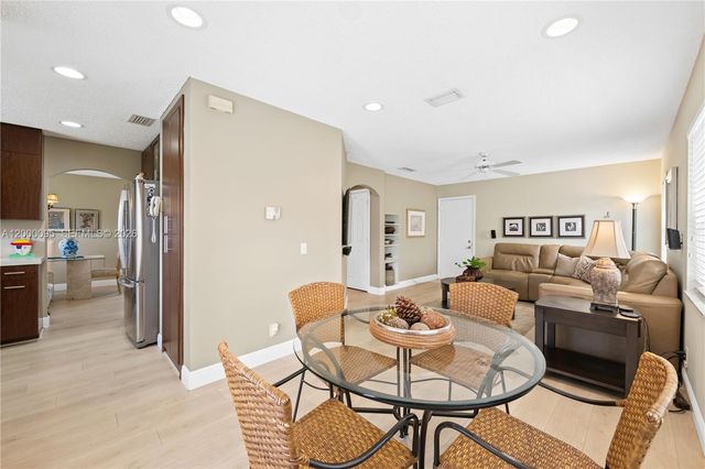 3844 NW 63rd Ter, Coral Springs, FL 33067