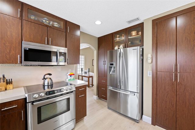 3844 NW 63rd Ter, Coral Springs, FL 33067