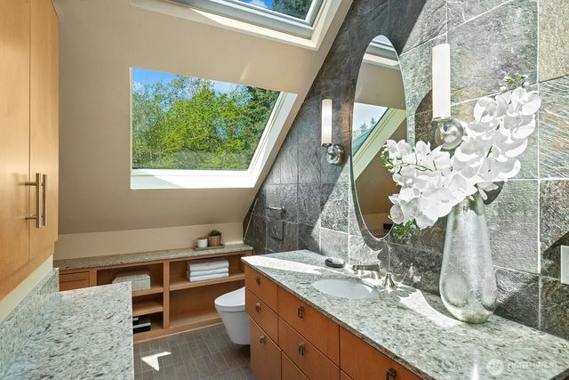 2514 Lake Park Drive S, Seattle, WA 98144