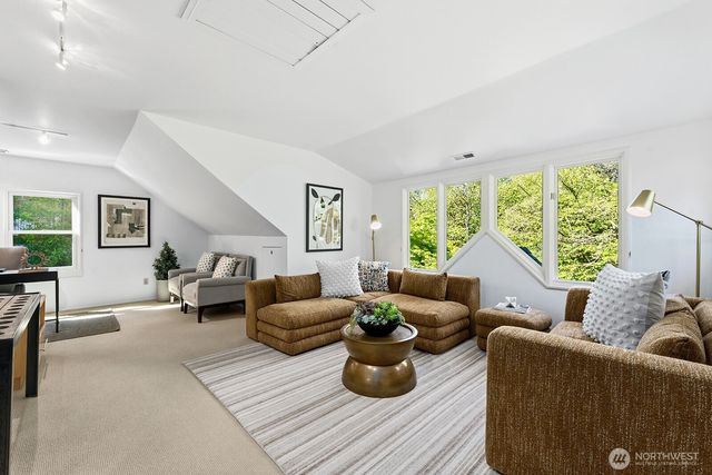 2514 Lake Park Drive S, Seattle, WA 98144
