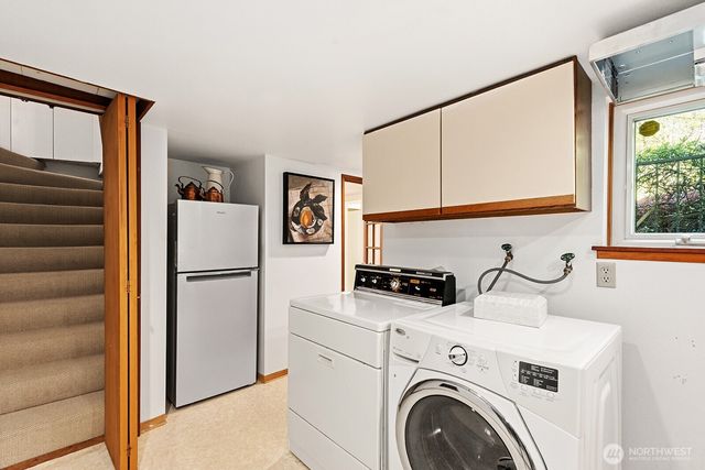 2514 Lake Park Drive S, Seattle, WA 98144
