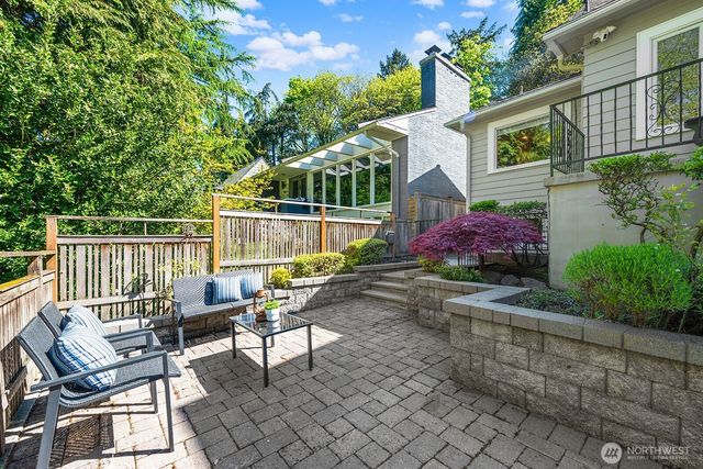 2514 Lake Park Drive S, Seattle, WA 98144