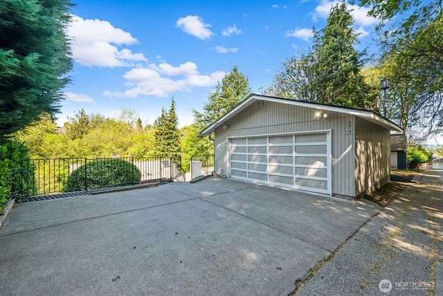 2514 Lake Park Drive S, Seattle, WA 98144