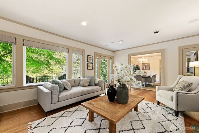 2514 Lake Park Drive S, Seattle, WA 98144