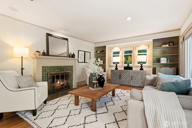 2514 Lake Park Drive S, Seattle, WA 98144