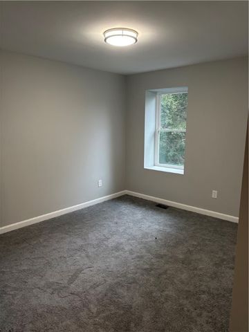 182 Avenue C S6, Woonsocket, RI 02895