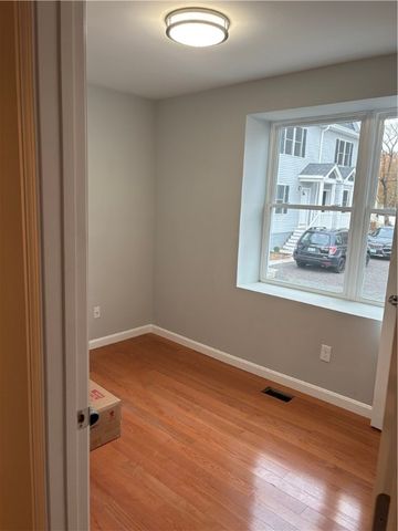 182 Avenue C S6, Woonsocket, RI 02895