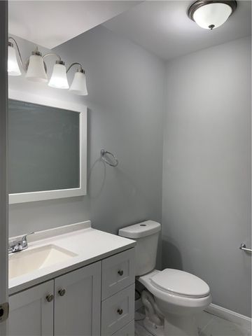 182 Avenue C S6, Woonsocket, RI 02895