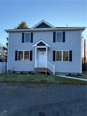 182 Avenue C S6, Woonsocket, RI 02895