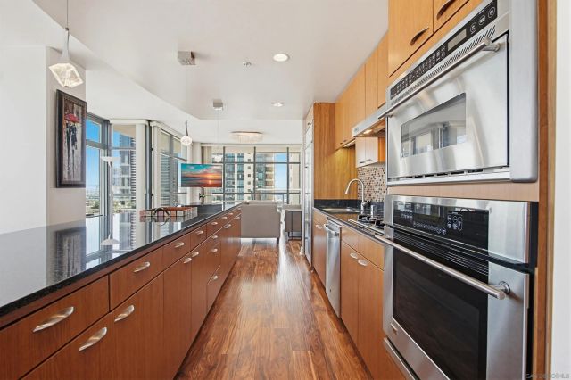 645 Front St 1208, San Diego, CA 92101